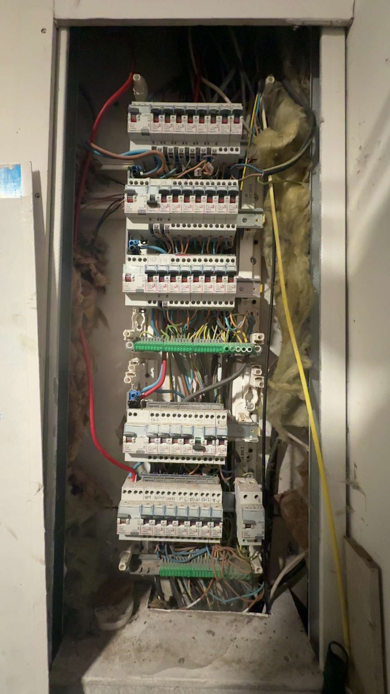 Intervention de maintenance sur tableau électrique